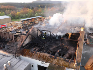 Požár pily v Mirkovicích minutu po minutě