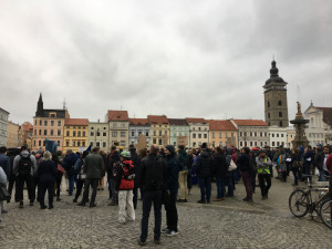 Na náměstí demonstrovali lidé za nezávislost justice. Přidali se k akci Nejsme slepí!