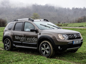 SUV nebylo nikdy dostupnější. Duster obstál na jihočeských silnicích i v rumunských horách.