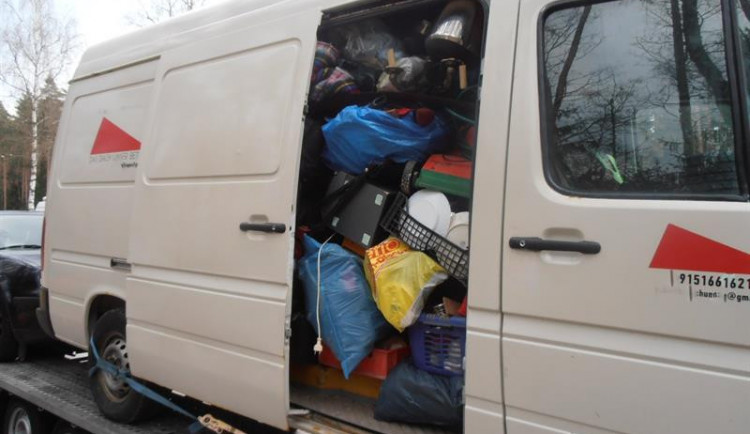 Přetížená dodávka