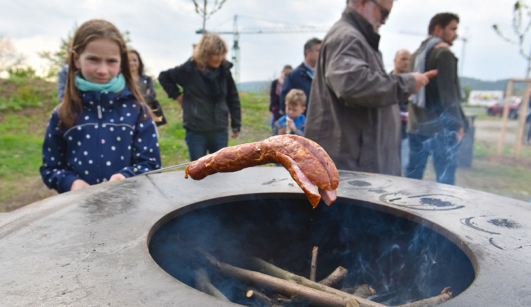 Obyvatelé Nového Lískovce mohou využít veřejné grilovací místo