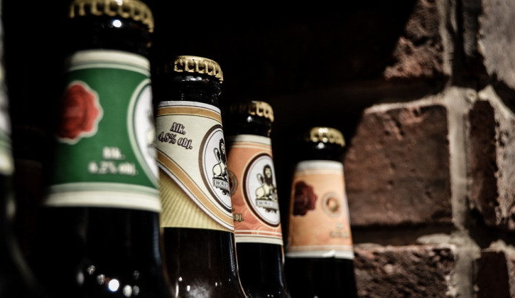 Obchodníci na jihu Čech prodali alkohol nezletilým. Hrozí jim až milionová pokuta
