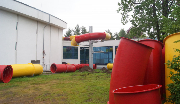 Za plovárnu bez tobogánu může pochybení projektanta