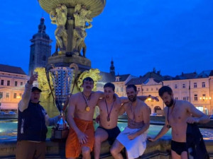 Jihostroj oslavil desátý titul velkolepě, slavilo se tři dny