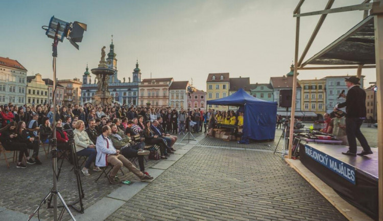 Majáles na náměstí