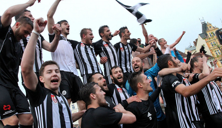 Dynamo bude oslavovat postup.