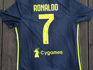 Benefici pro děti s Downovým syndromem podpoří dražba dresů