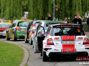 Čekání na startu rychlostní zkoušky.