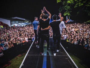 Chinaski zahrají v Pivovarské zahradě. Přizvali si i hosty