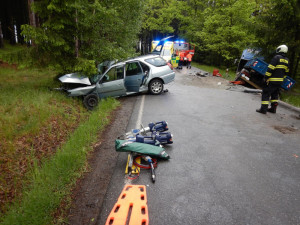 V Plané se stala vážná dopravné nehoda. Na místo letěl vrtulník