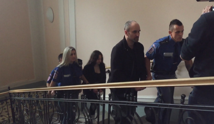 Neměl jsem v plánu vraždit, i když mě o to Miška prosila, řekl obžalovaný z dvojnásobné vraždy