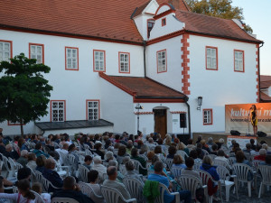 Nádvoří pódium 2