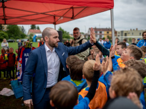 Pro Ovečku se vybralo přes sto tisíc, vydražil se dres Ronalda