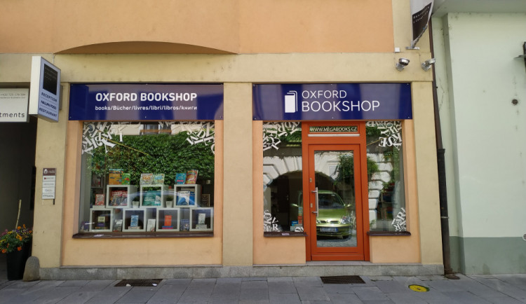 Kvalitní cizojazyčnou literaturu nakupují Budějčáci už rok v Oxford Bookshop