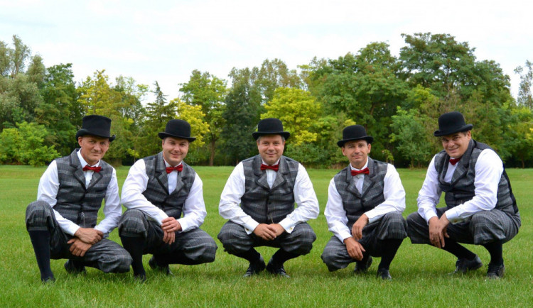 Podzimní cyklus koncertů Na návštěvě u Nezmarů představil program. Těšit se může na klasický folk i starý swing