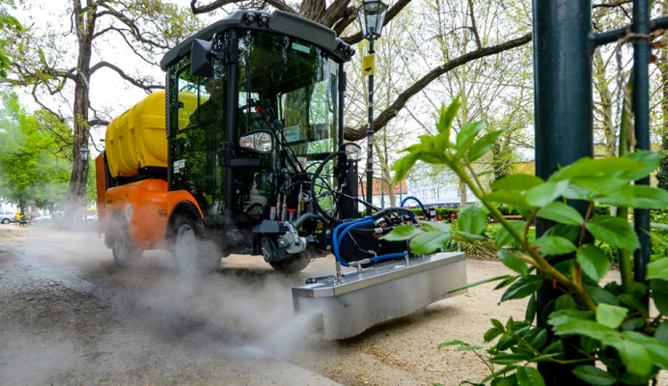 Konec RoundUpu v Olomouci? Může jej nahradit horkovzdušná plečka