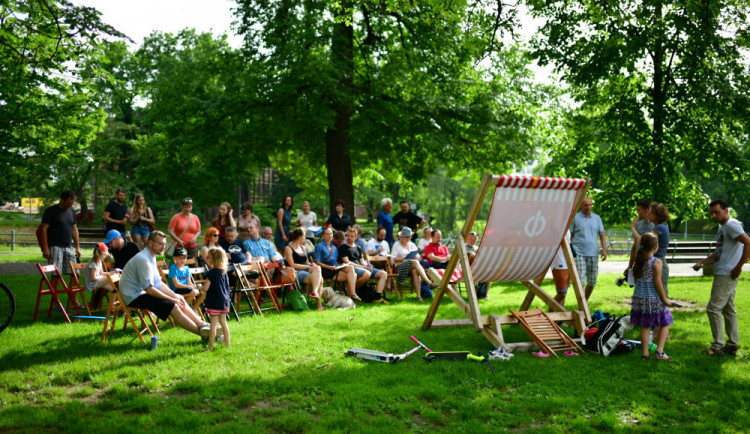 Veřejné setkání k nové podobě parku v Dukelské doprovázely silné emoce