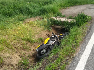 Na Písecku se stala tragická dopravní nehoda. Po nárazu do betonového mostku zemřel motorkář