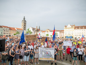 Budějcké náměstí znovu zaplnily stovky lidí
