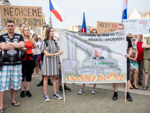 Budějcké náměstí znovu zaplnily stovky lidí