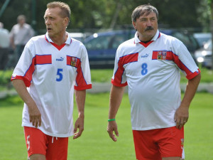 Ve Strunkovicích se v neděli představí tým hvězd, kopačky nazují i hokejisté Motoru