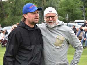 Ve Strunkovicích se v neděli představí tým hvězd, kopačky nazují i hokejisté Motoru
