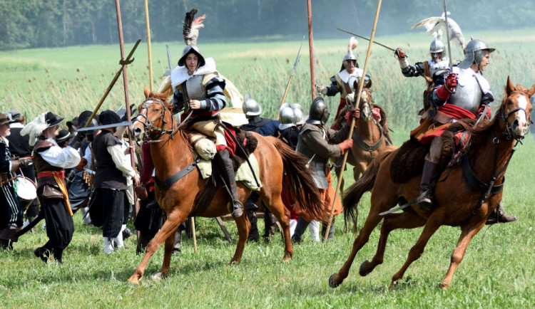 U Záblatí se po 400 letech znovu rozřinčely zbraně