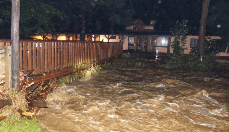 FOTO: Silné bouřky zaměstnaly jihomoravské hasiče