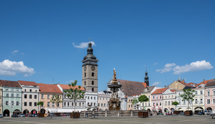Století opět proletí budějckým náměstím. Vrací se oblíbená výstava