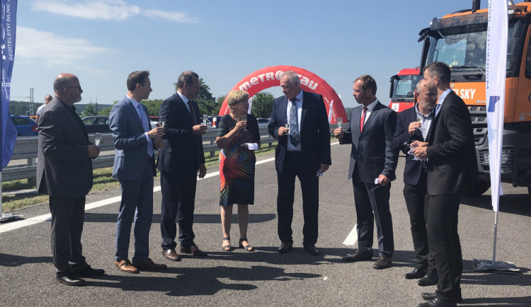Dálnice z Bošilce do Ševětína je otevřená. Vyšla na 1,24 miliardy korun
