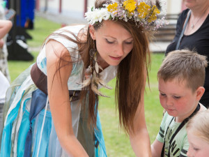 Čarodejnice, kovář nebo vodníci. Hluboká opět chystá Večerní pohádkovou zoo