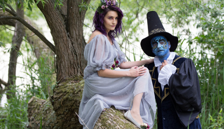 Čarodejnice, kovář nebo vodníci. Hluboká opět chystá Večerní pohádkovou zoo