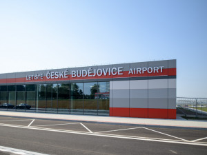 Nový terminál na letišti.