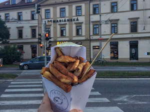 Hranolky, které v Budějcích chyběly. Znáte Faency Fries?