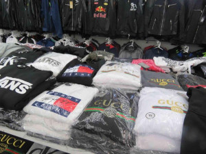 U Vyšáku zabavili celníci padělané zboží za téměř 15 milionů korun