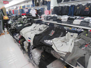 U Vyšáku zabavili celníci padělané zboží za téměř 15 milionů korun