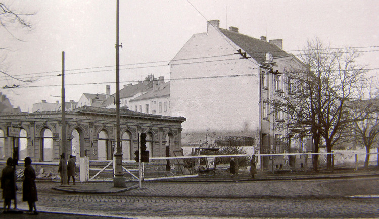 DRBNA HISTORIČKA: Na stavbu divadla nebyly peníze. I přesto se Budějovická pivnice zbourala