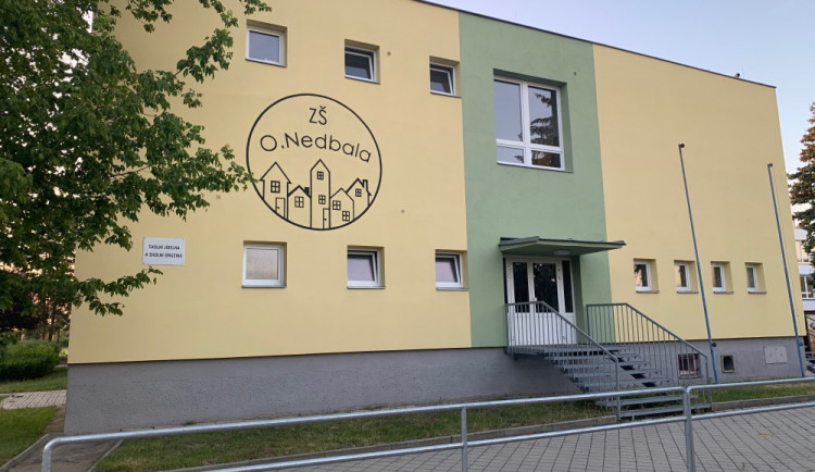 Školy nezůstanou prázdné ani o prázdninách. Školáky vystřídají řemeslníci