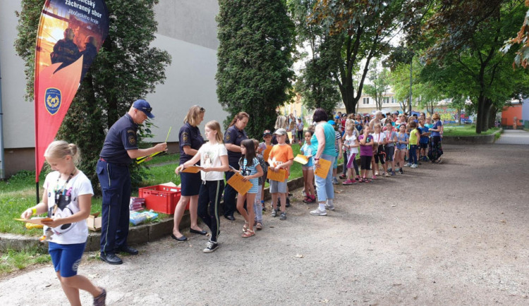 Jihočeští hasiči už pátým rokem učí děti, jak se chovat v krizových situacích