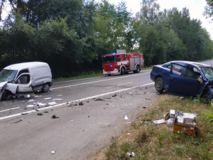 Na Písecku se stala vážná dopravní nehoda, silnice je uzavřena. Na místě přistával vrtulník