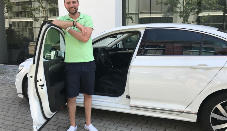 Touha vlastnit auto dnes už není tak silná. Lidé chtějí jen tankovat a jezdit, říká šéf start-upu Driveto Adam Szabó