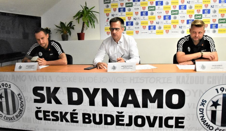 Dynamo vstupuje do ligy. Od hráčů se očekává, že na trávníku nechají srdce