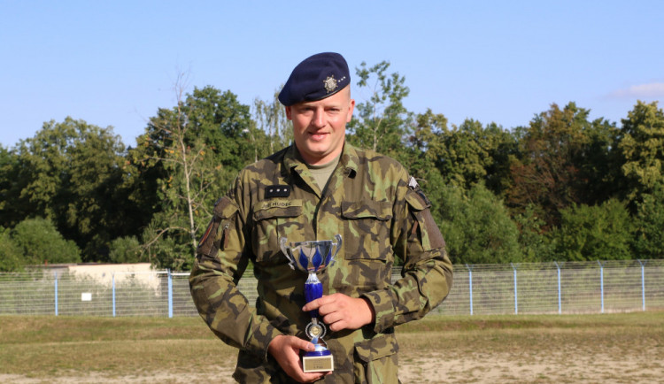 Strakonický voják si na soutěži v Rakousku vystřílel čtvrté místo