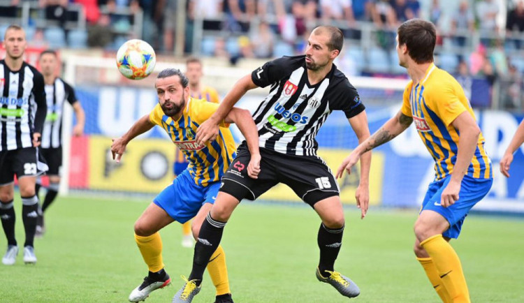 Fotbalisté Dynama při návratu do ligy prohráli doma s Opavou