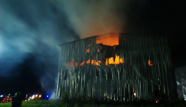 Hasiči likvidovali požár ve Slavonicích, vyhlášený byl druhý stupeň požárního poplachu