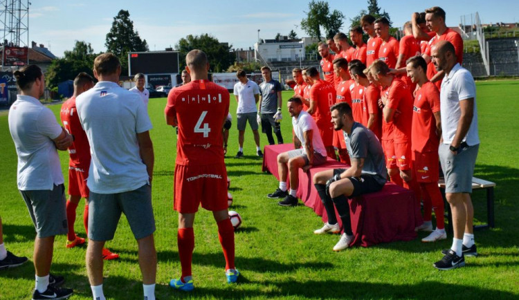 Zbrojováci představili nové dresy a do nadcházející sezóny mají jediný cíl: postup