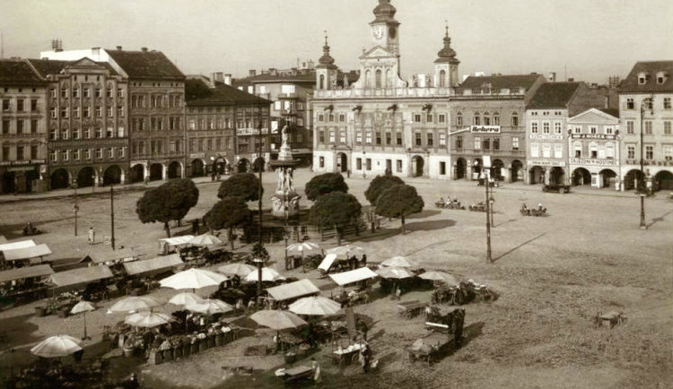 DRBNA HISTORIČKA: Samson na kašně krotí lva, nikdo ale neví proč