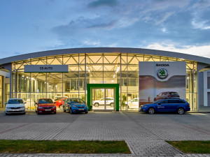Jsme tu pro všechny, co chtějí nové auto, kvalitní autoservis a služby, říká ředitel CB Auto František Fišer