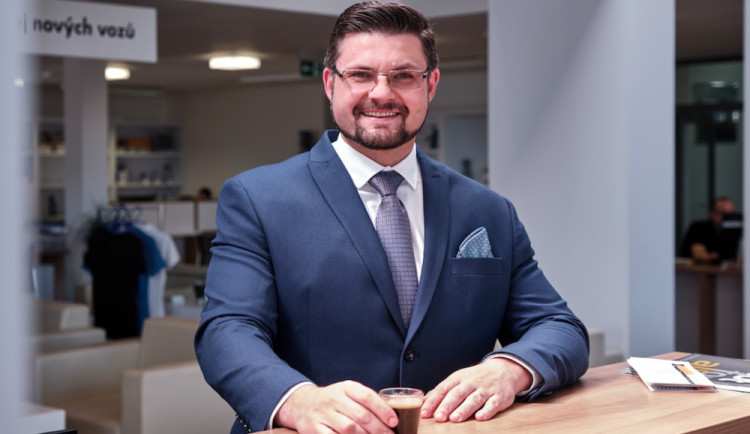 Jsme tu pro všechny, co chtějí nové auto, kvalitní autoservis a služby, říká ředitel CB Auto František Fišer