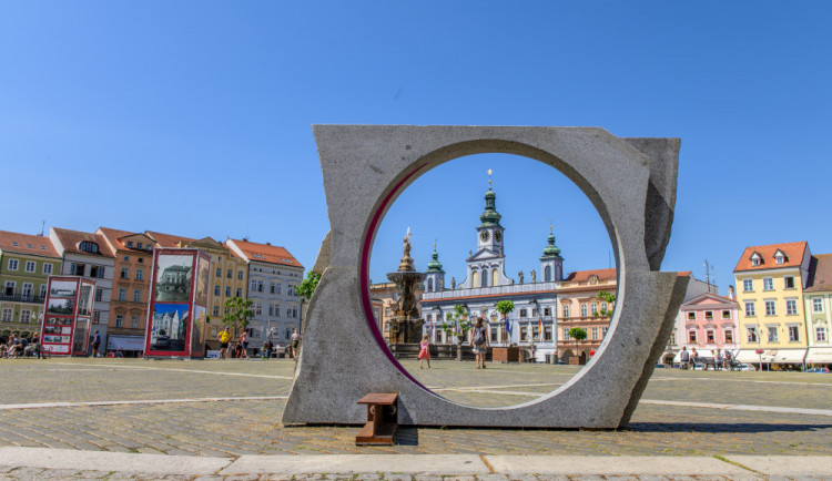 Město vypsalo za první polovinu roku 117 veřejných zakázek. Více jak dvacet jich muselo zrušit